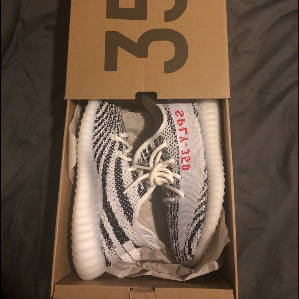 Brand New Adidas Original Yeezy Boost 350s 👟🦓